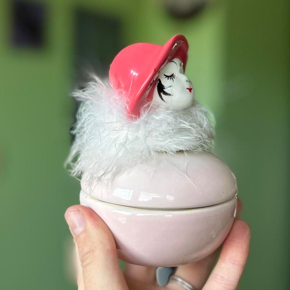 VTG Victorian Styled Woman Feathered Scarf Dainty Trinket Box - Picture 8 of 8